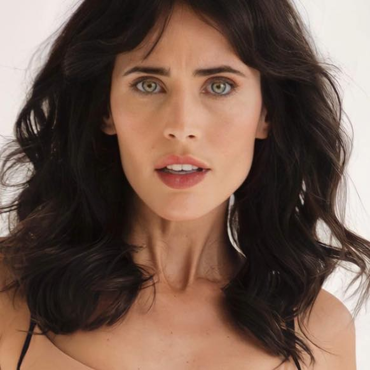 actor Bruna Alvìm large photo