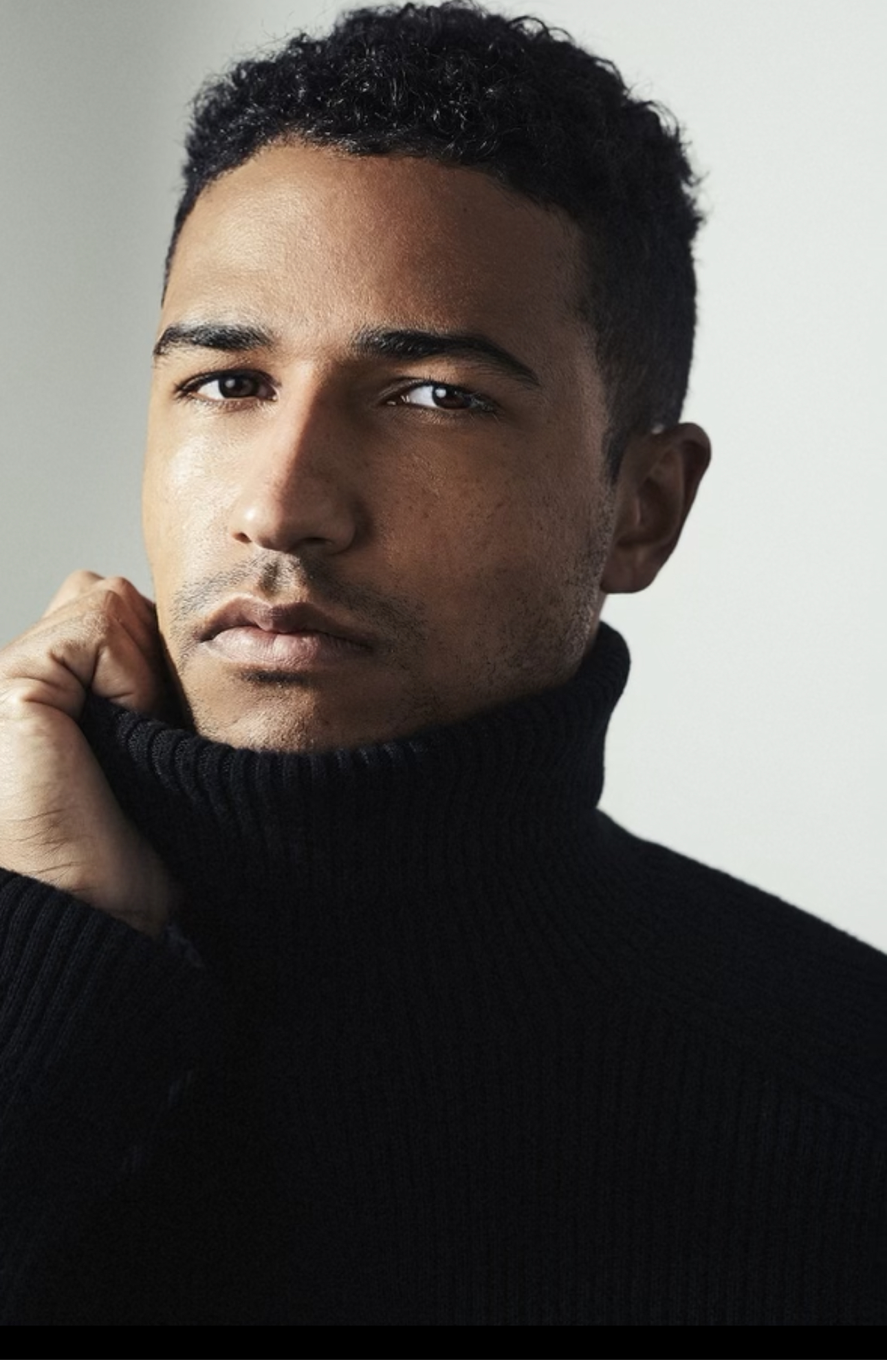 actor Joshua Smith large photo