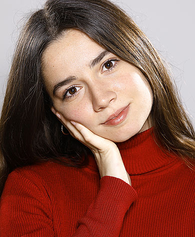 actor Elit Iscan large photo