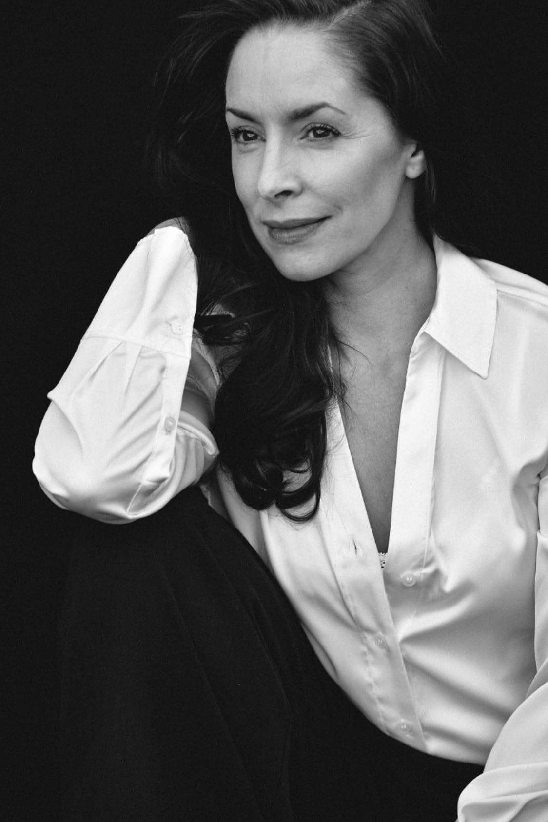 actor Bethan Walker large photo