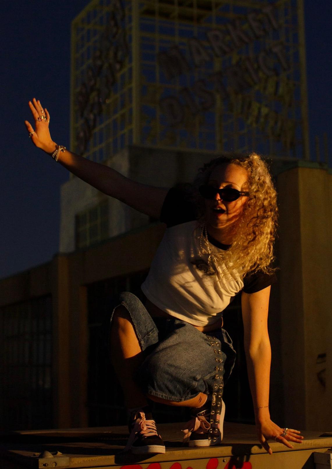 actor Marina Vanoff large photo