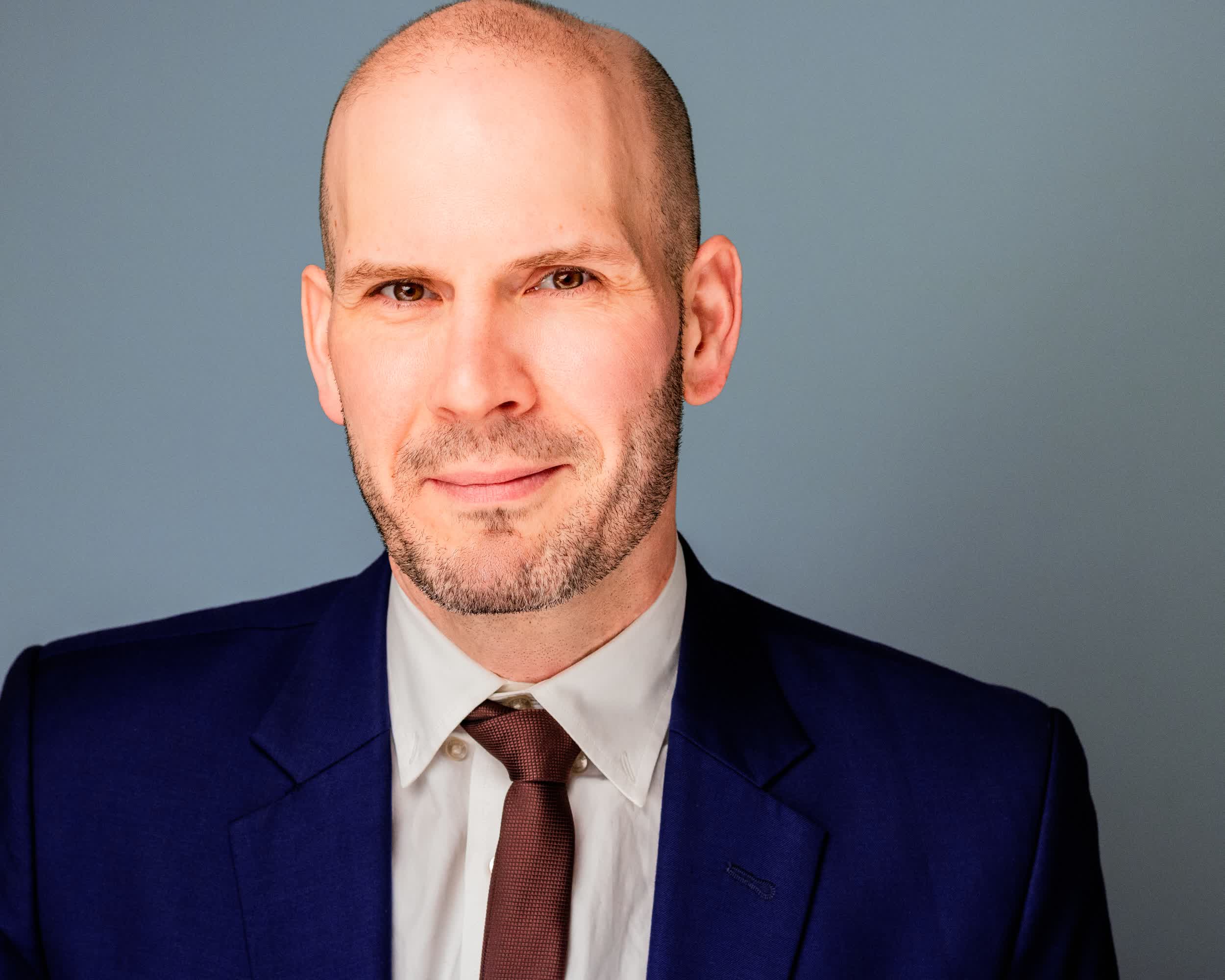 actor Kyle Minshew large photo