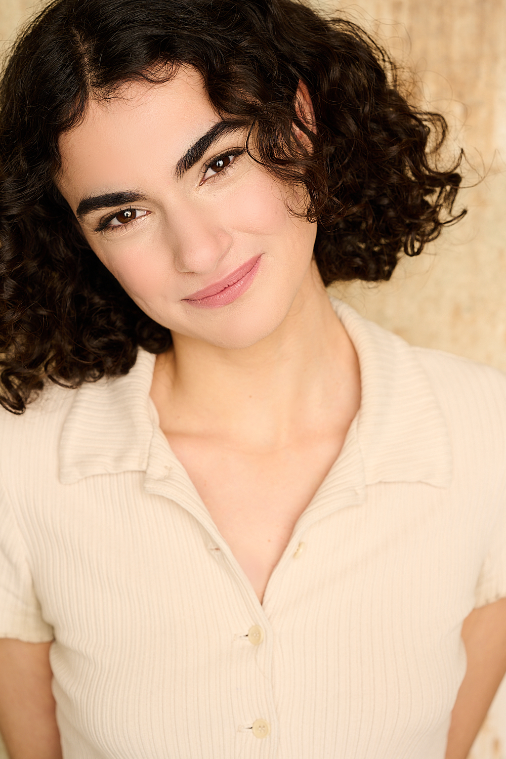 actor Kat Eaton large photo