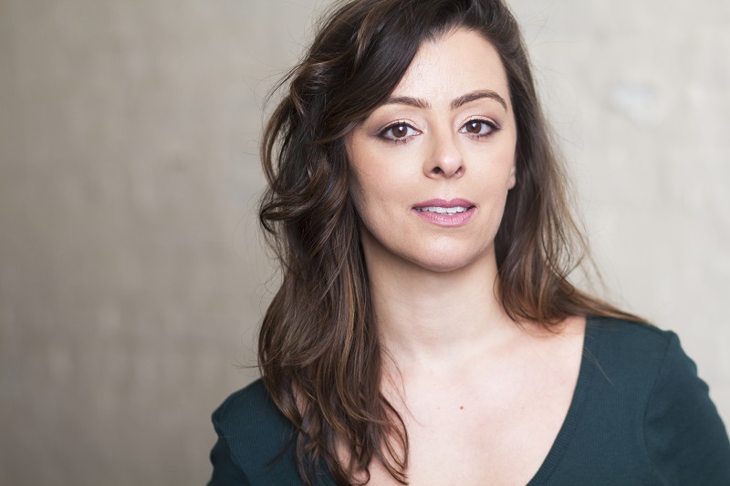 actor Rebecca De Ornelas large photo