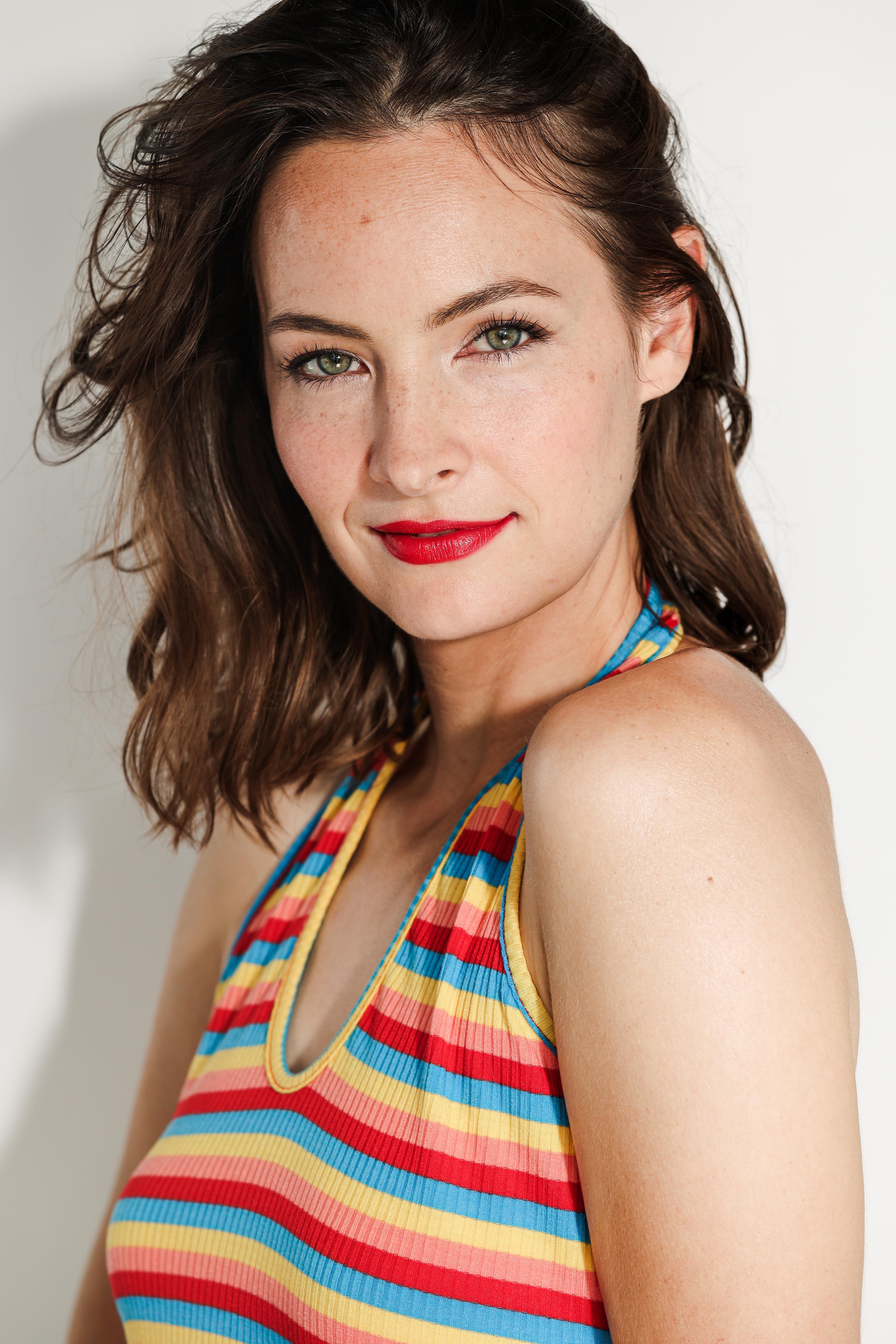 actor Savannah Schoenecker large photo