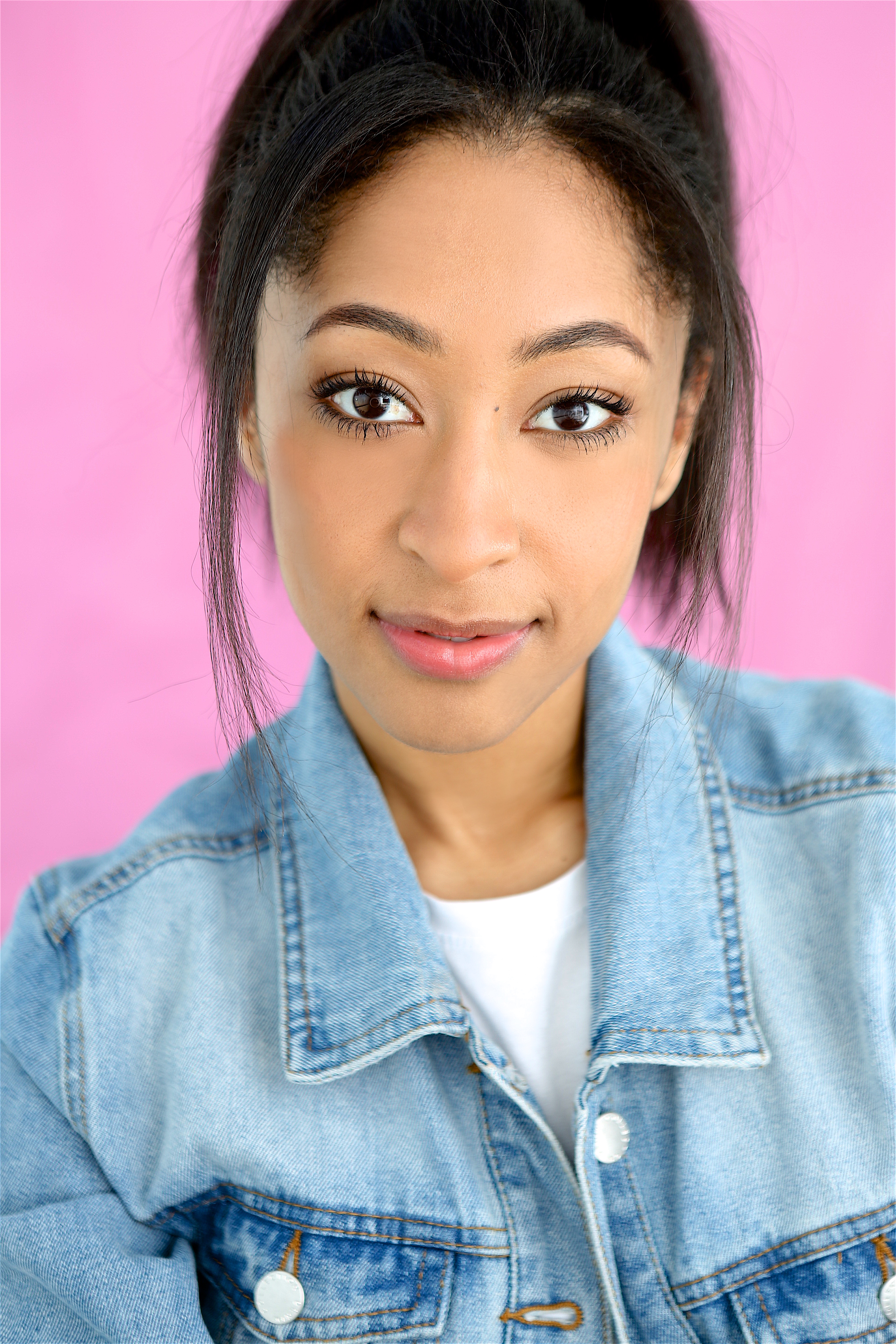 actor Victoria Giler large photo