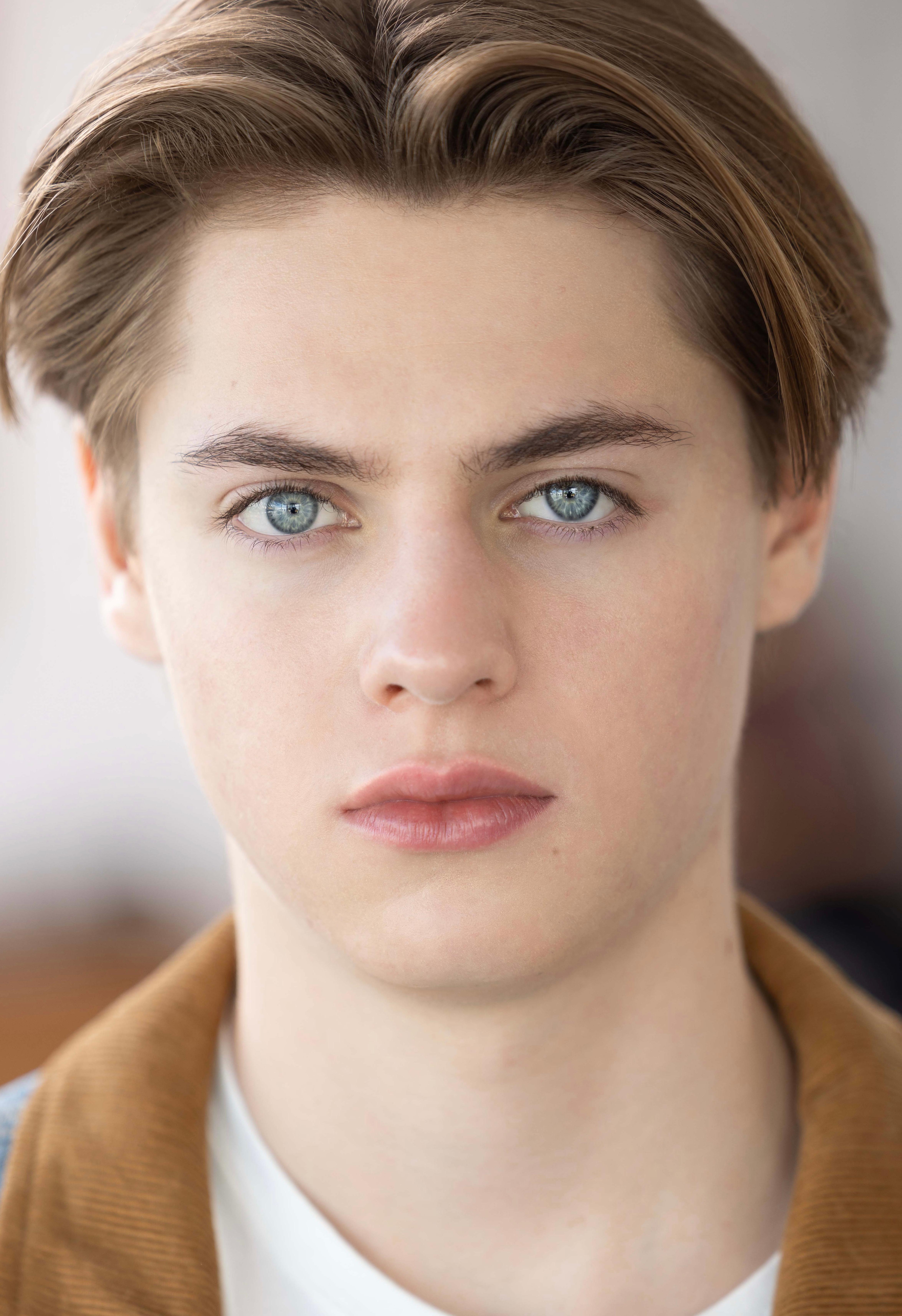 actor Caspian Diament large photo