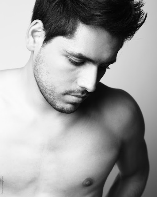 actor Alejandro Oliva large photo