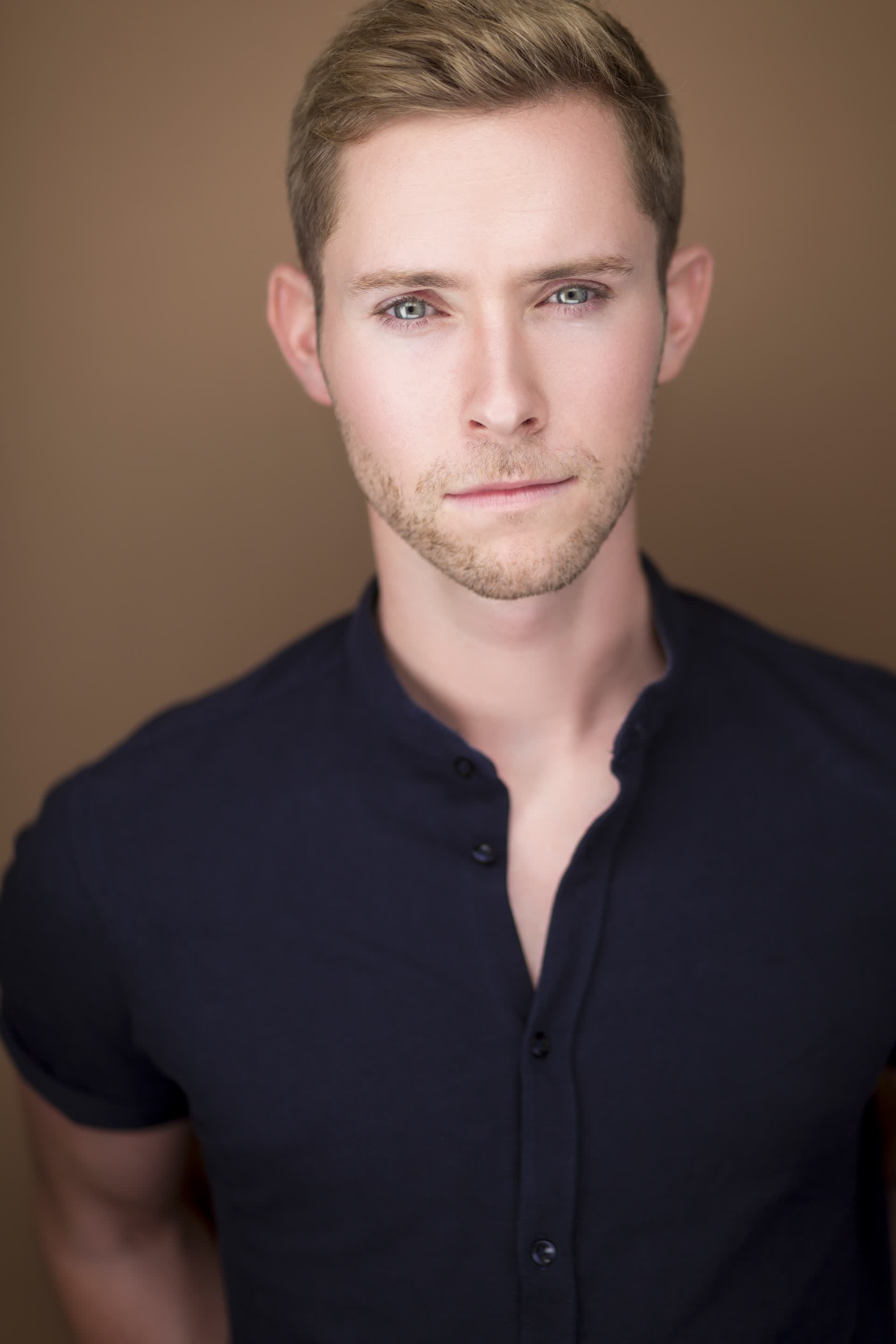 actor Daniel Burns large photo