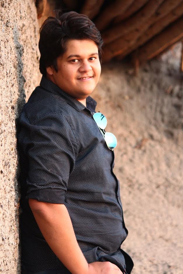 actor Luv Vispute large photo