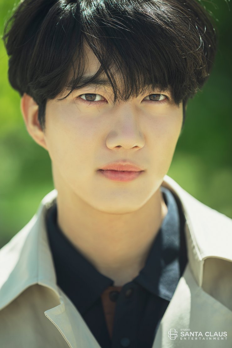 actor Keon-il Park large photo