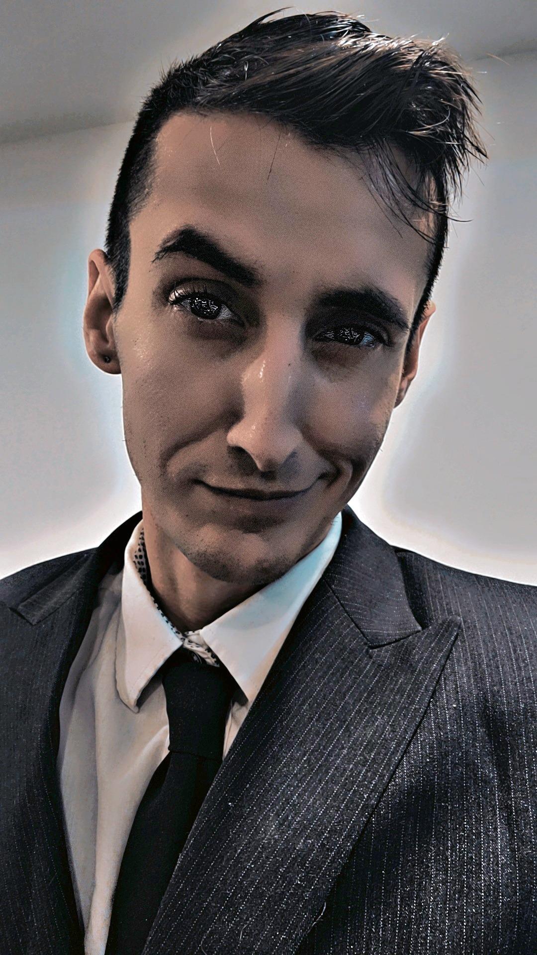 actor Aaron Kahn large photo