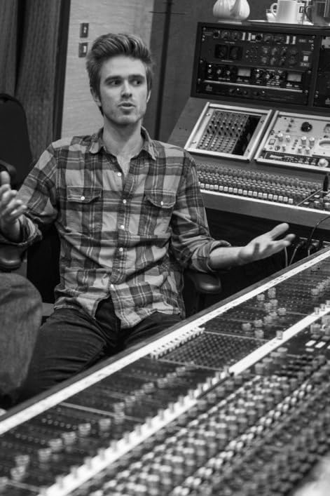 actor Kyle Riabko large photo