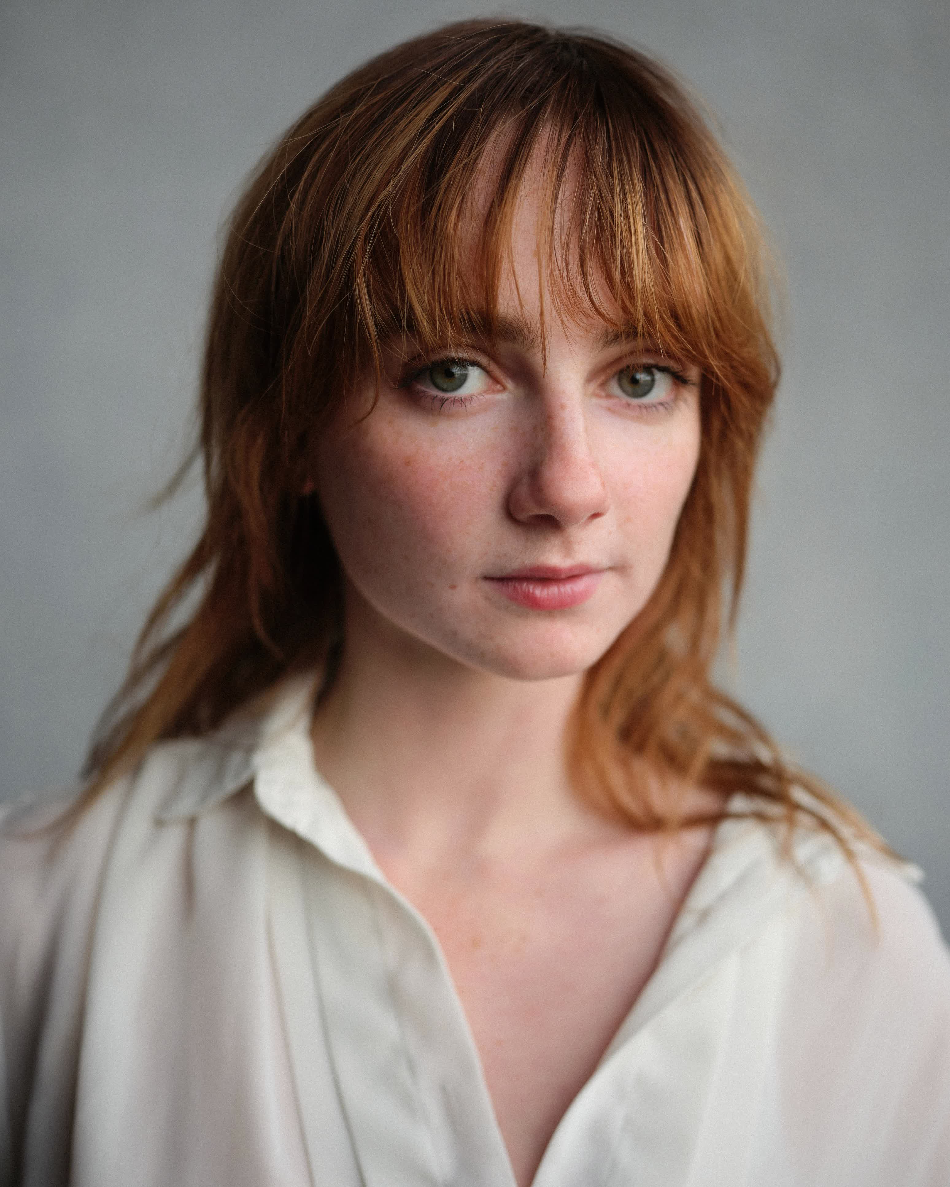 actor Eloise Thomas large photo