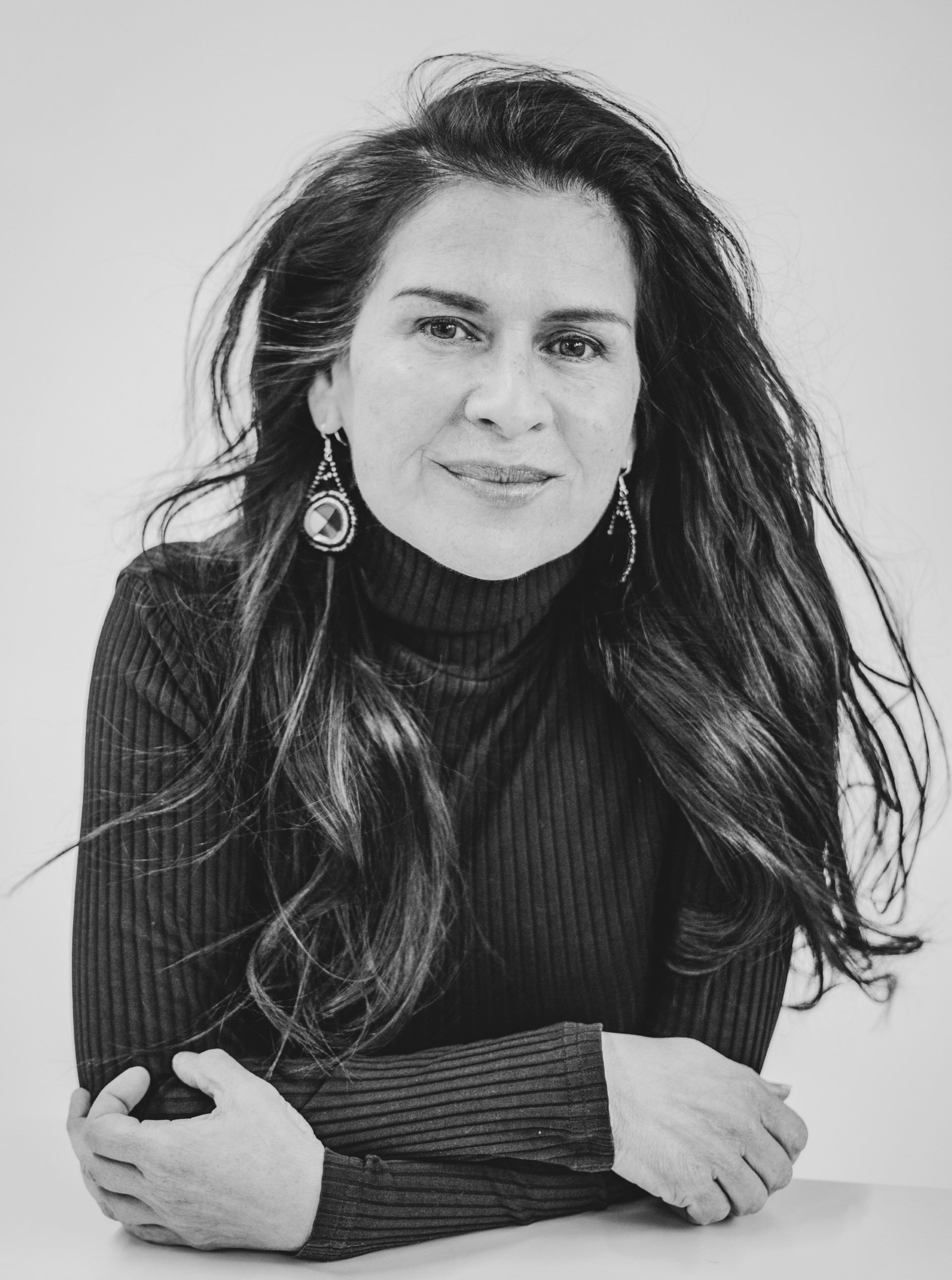 actor Caroline Gelinas large photo