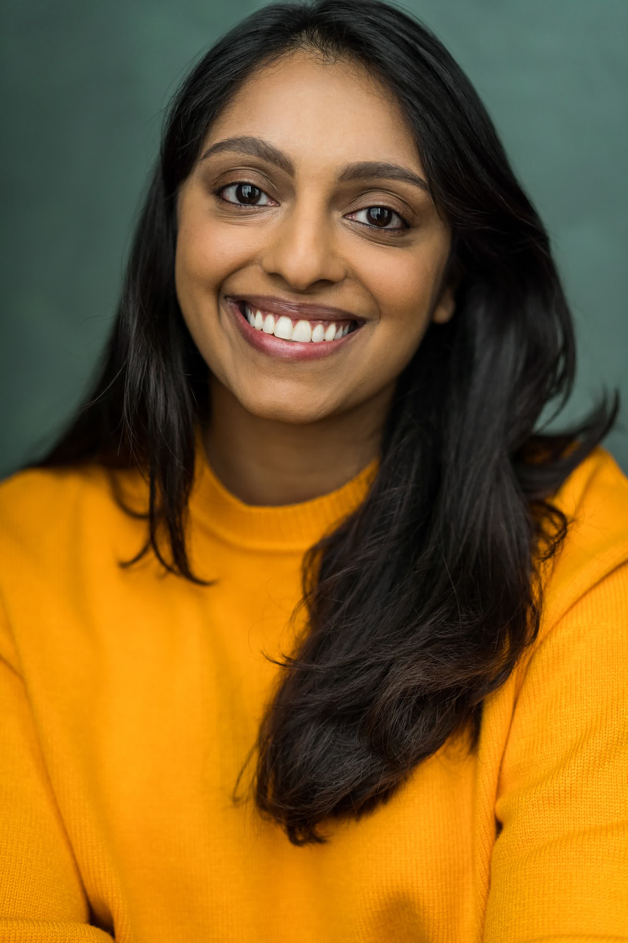 actor Alexandra D'Sa large photo