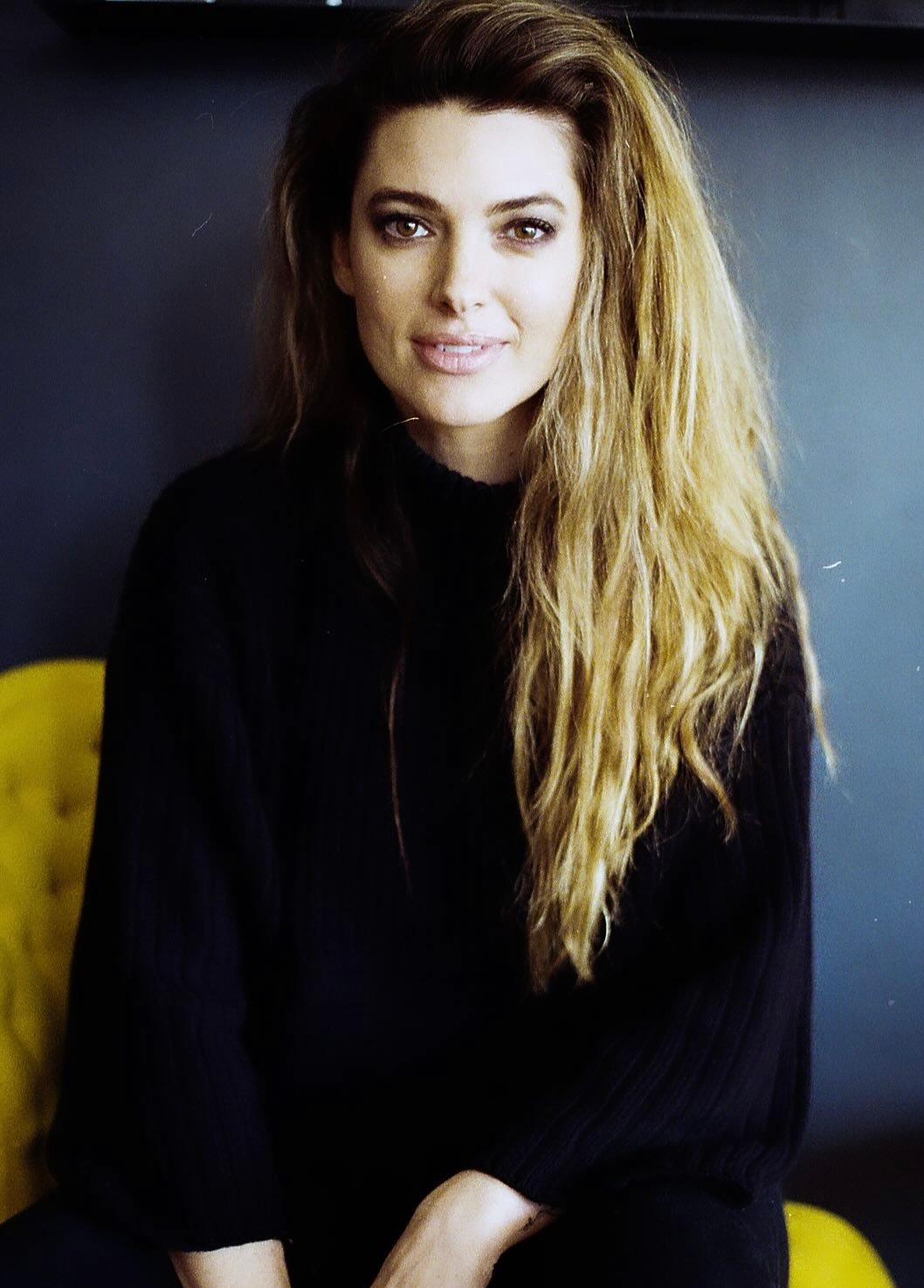 actor Aria Pullman large photo