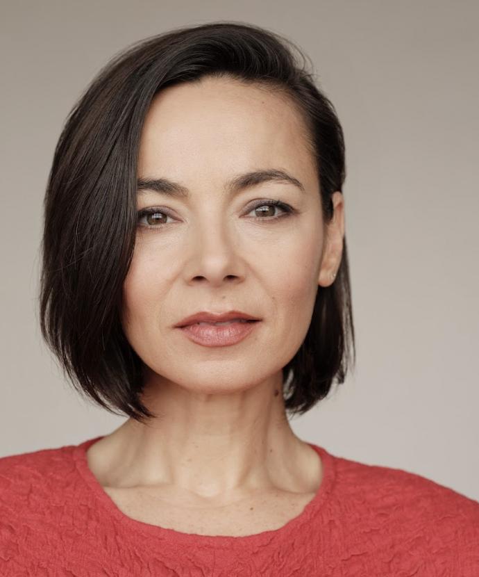 actor Emmy Harrington large photo