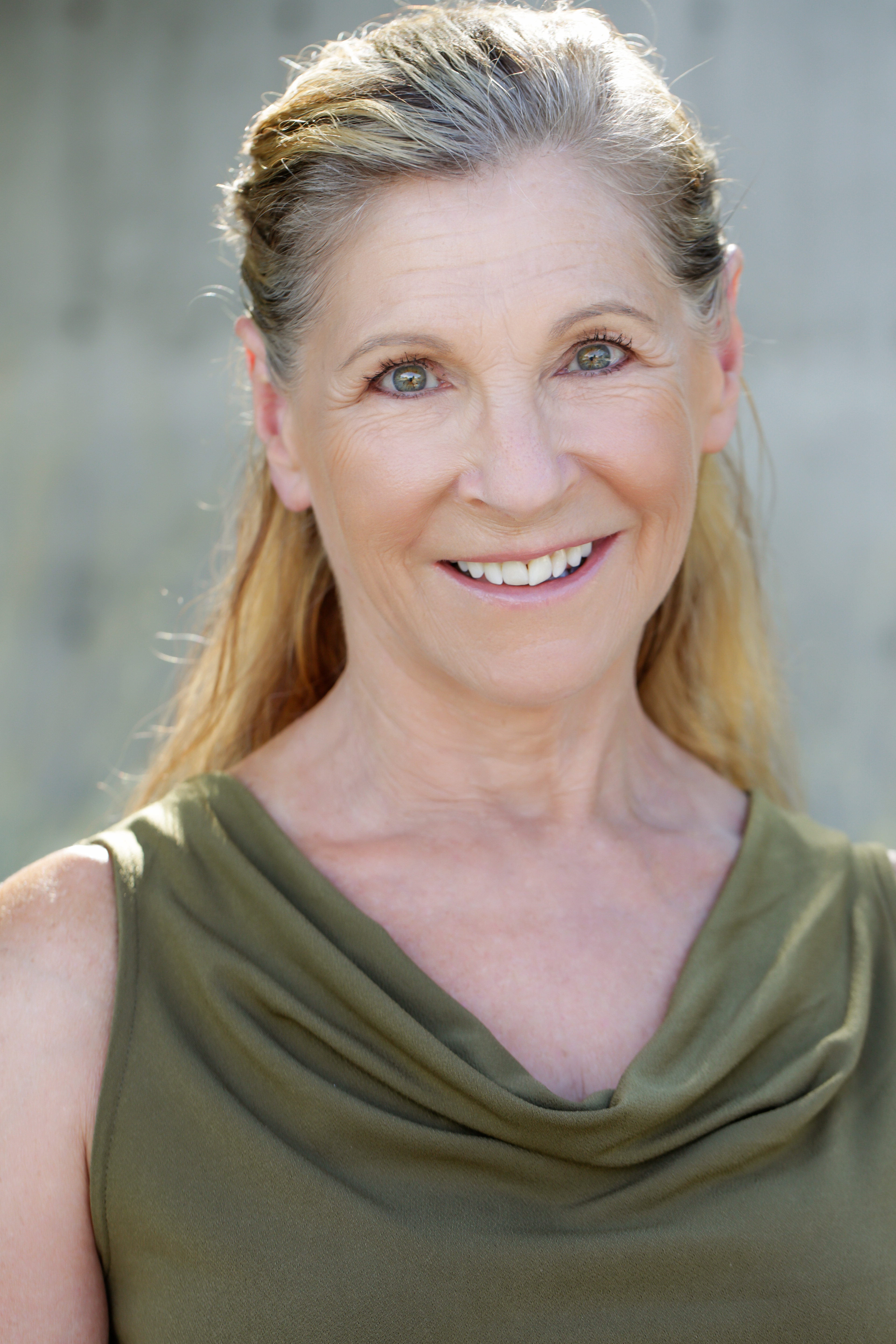 actor Debra Lynn Hull large photo