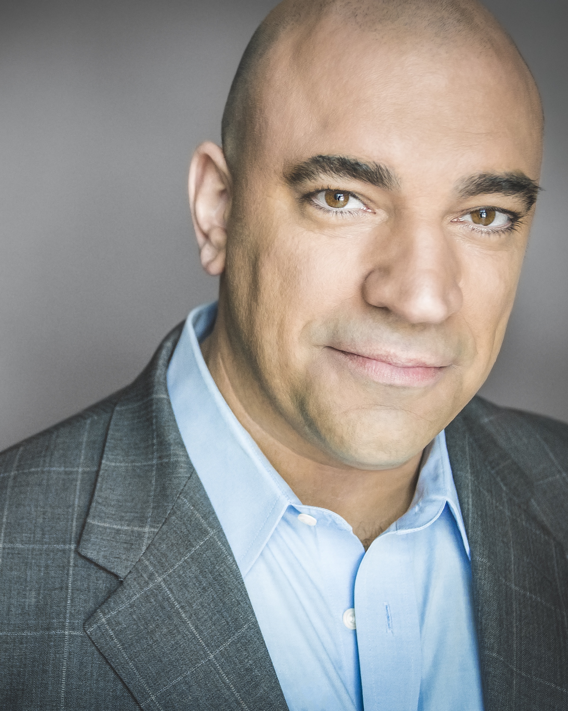 actor Paul Salvatoriello large photo