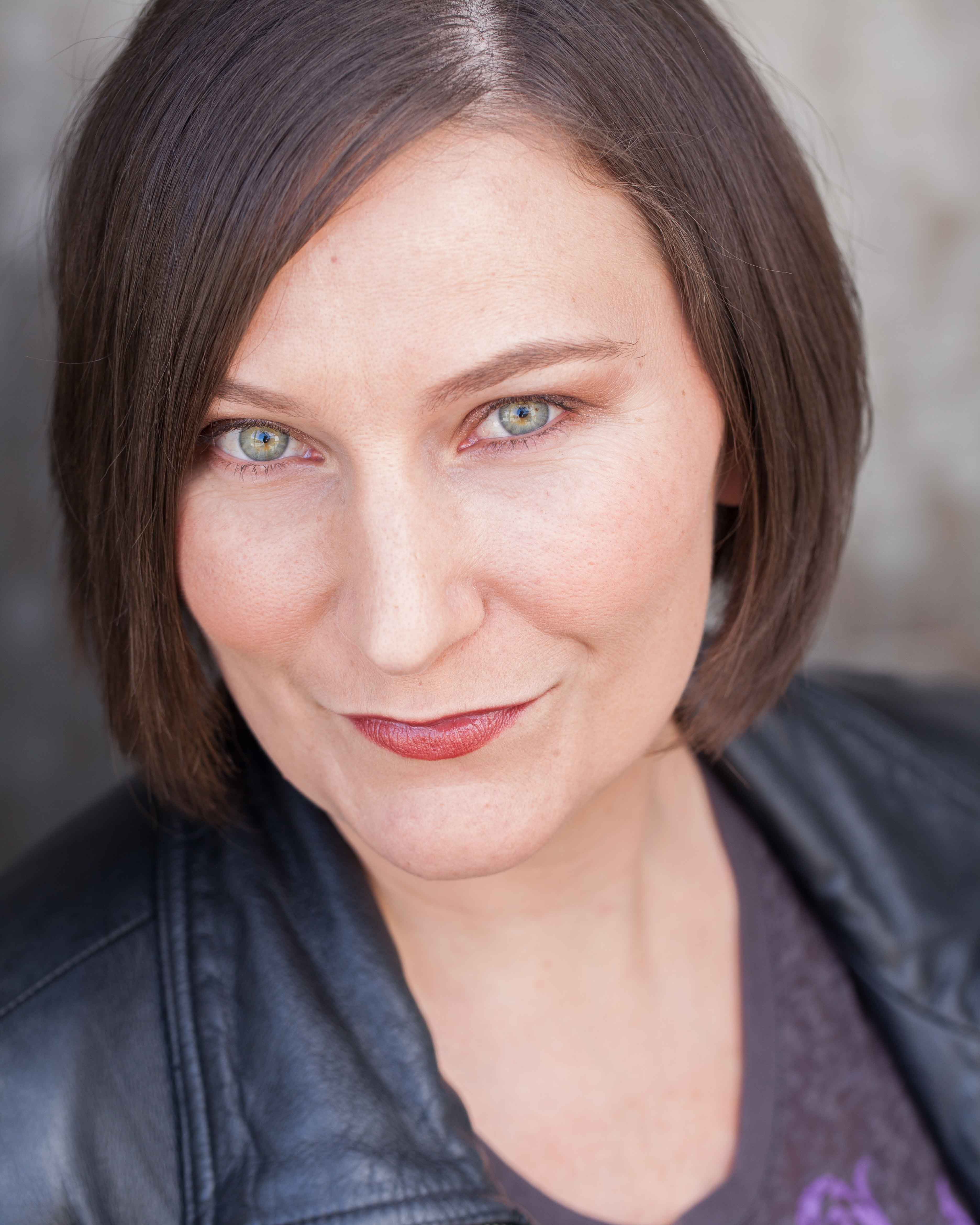 actor Carrie Newell large photo