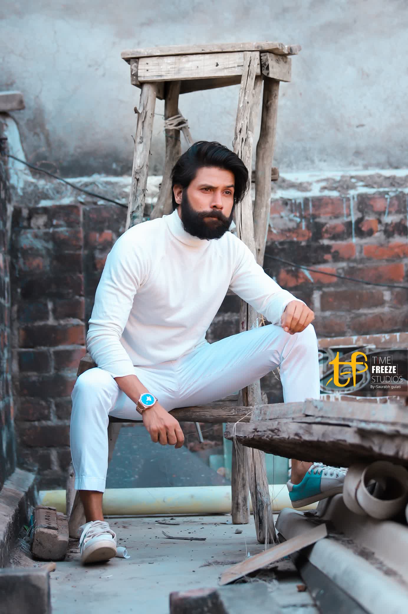 actor Arham Abbasi large photo