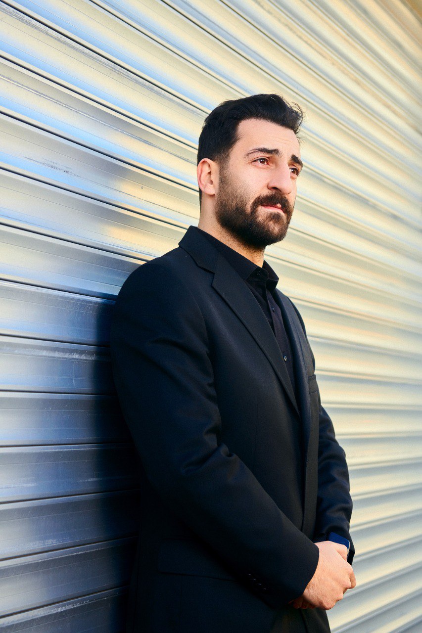 actor Emre Yilmaz large photo