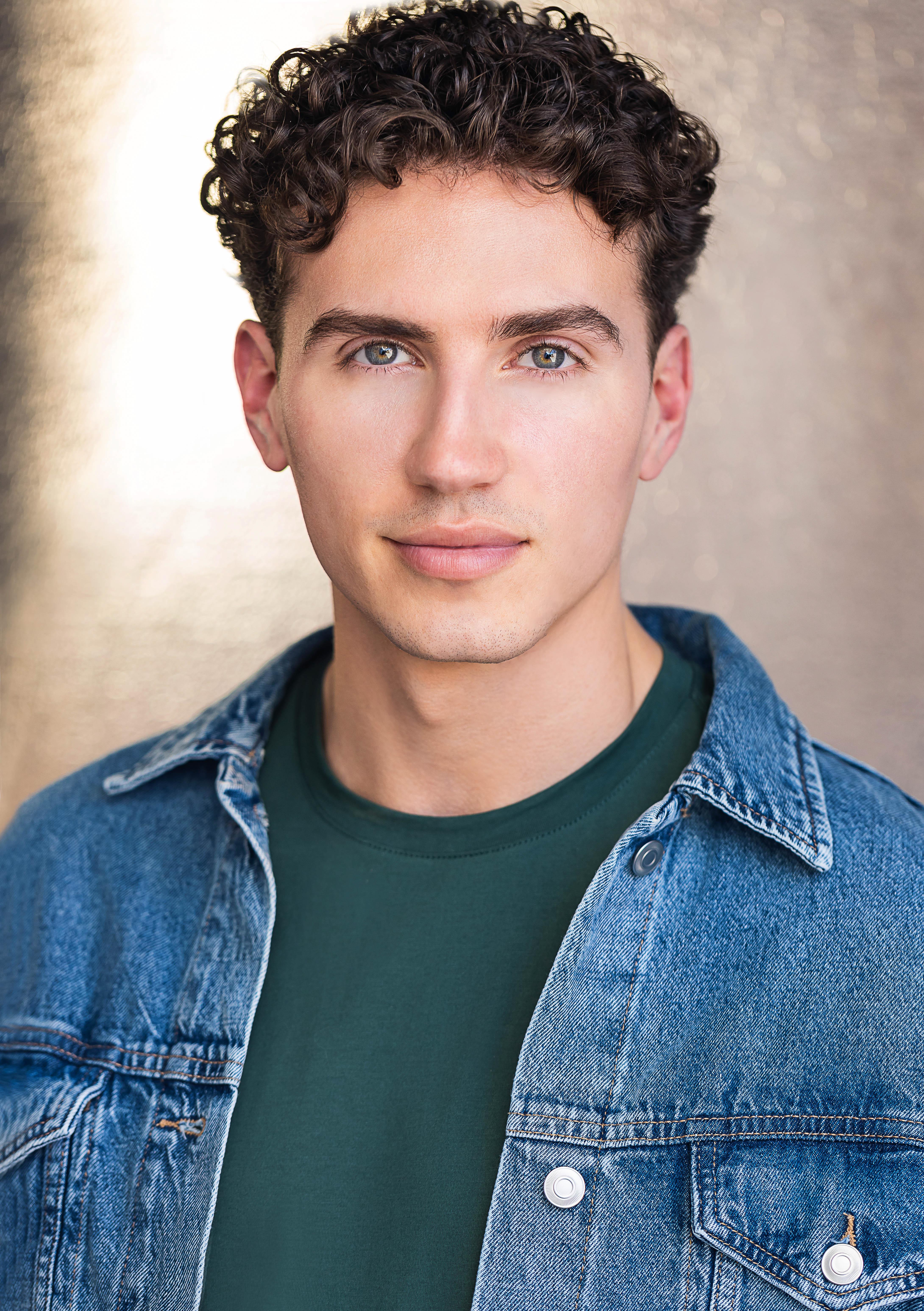 actor Summer Daniel large photo