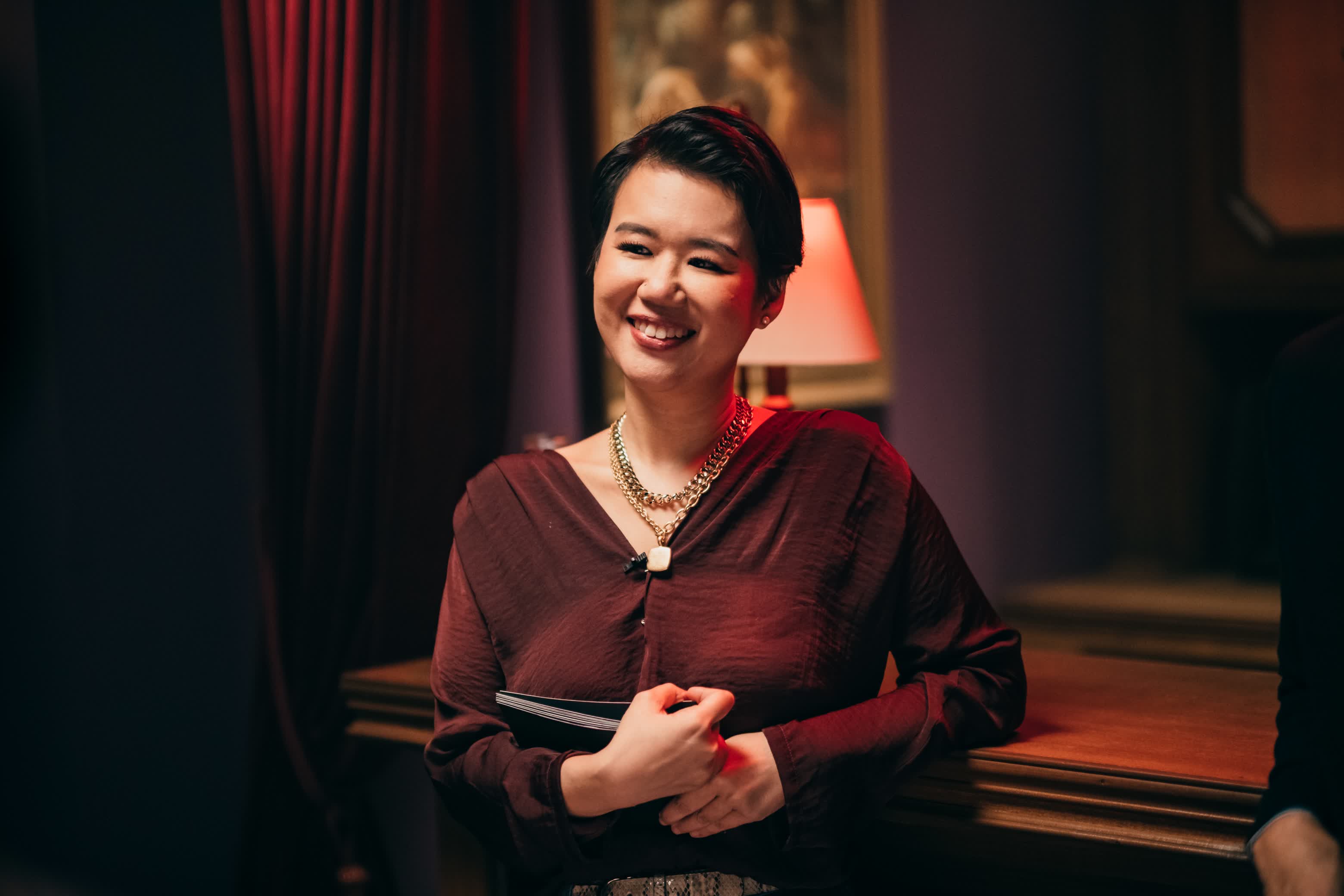 actor Yvette Tan large photo