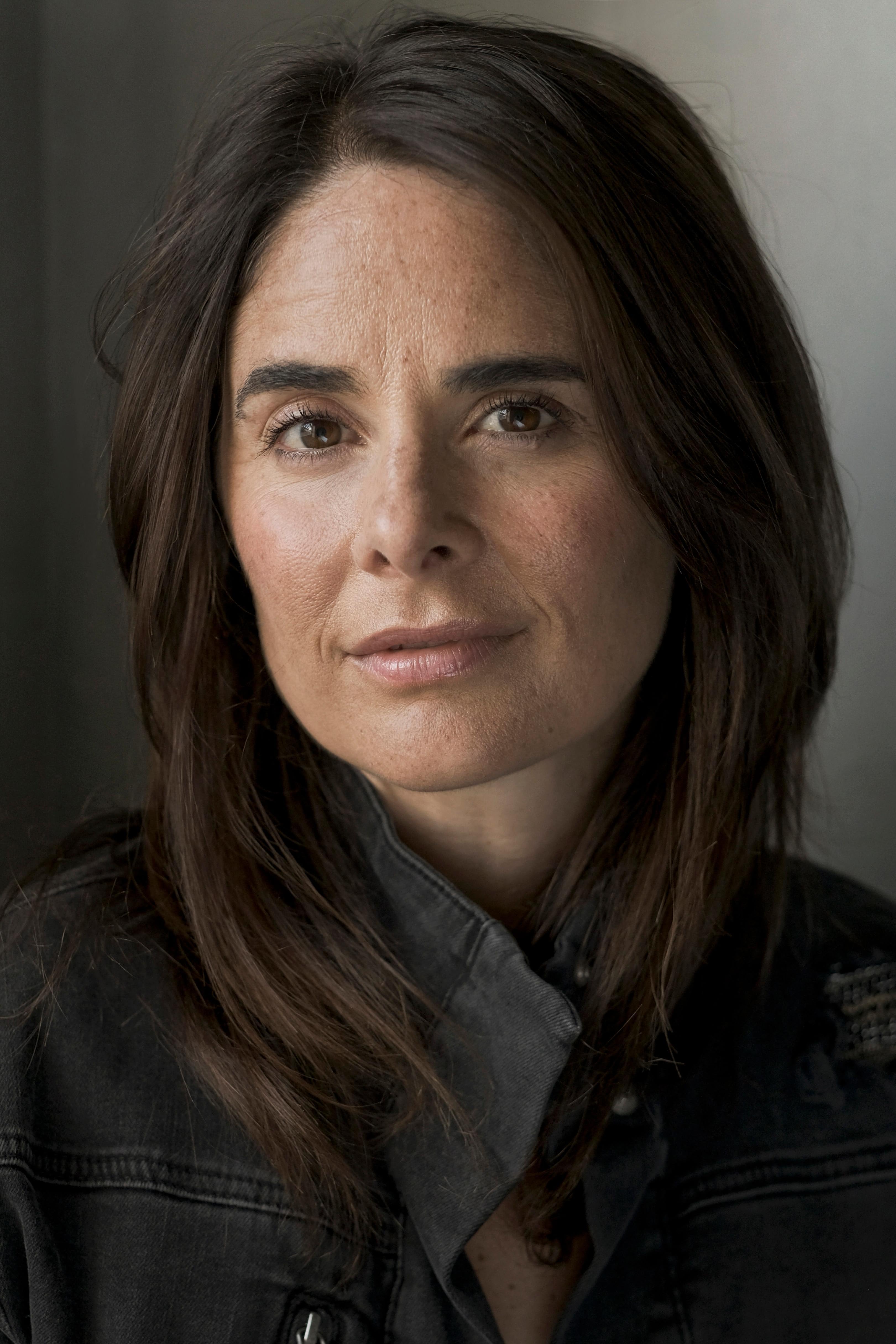 actor Caroline Cookson large photo