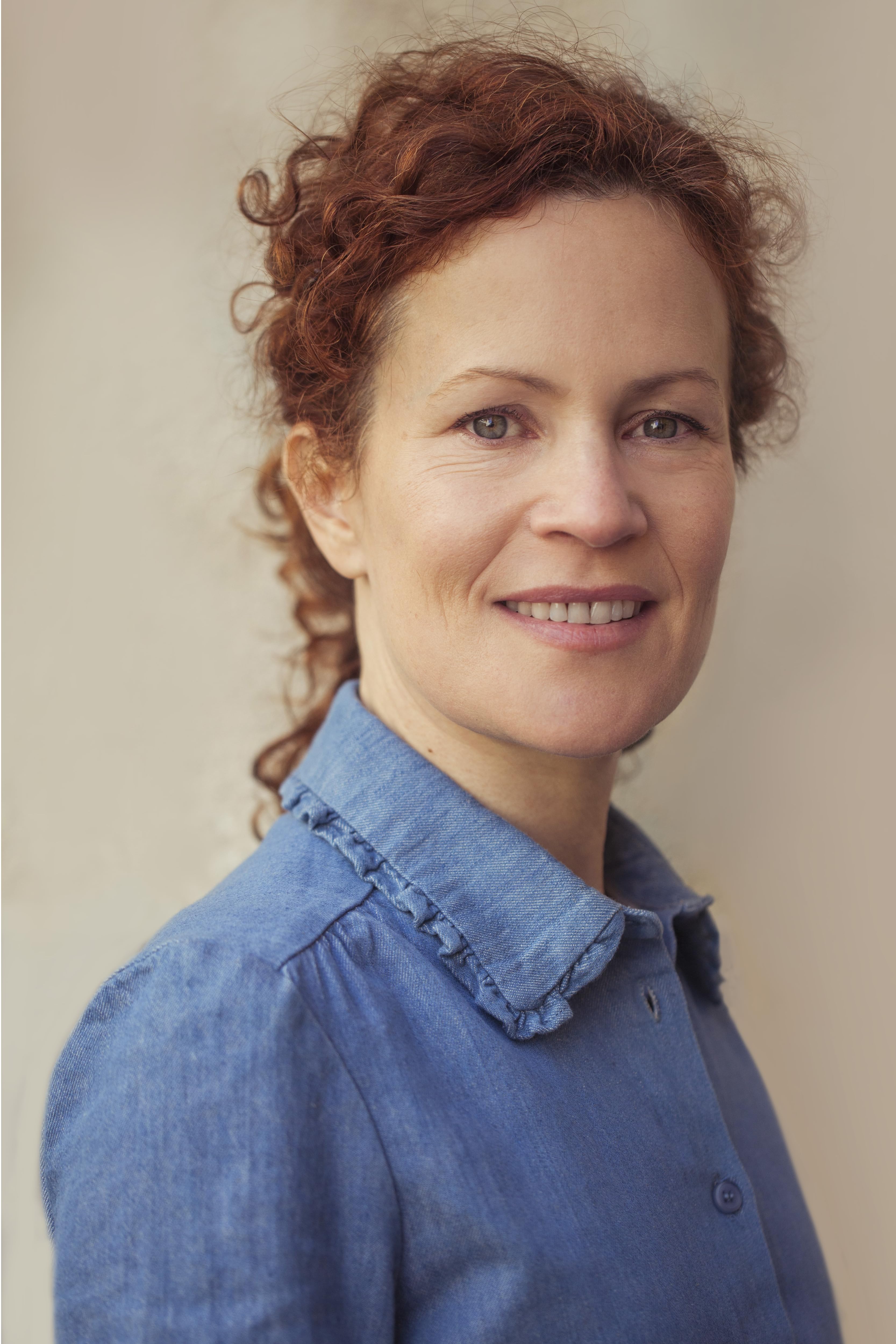 actor Caroline Piette large photo