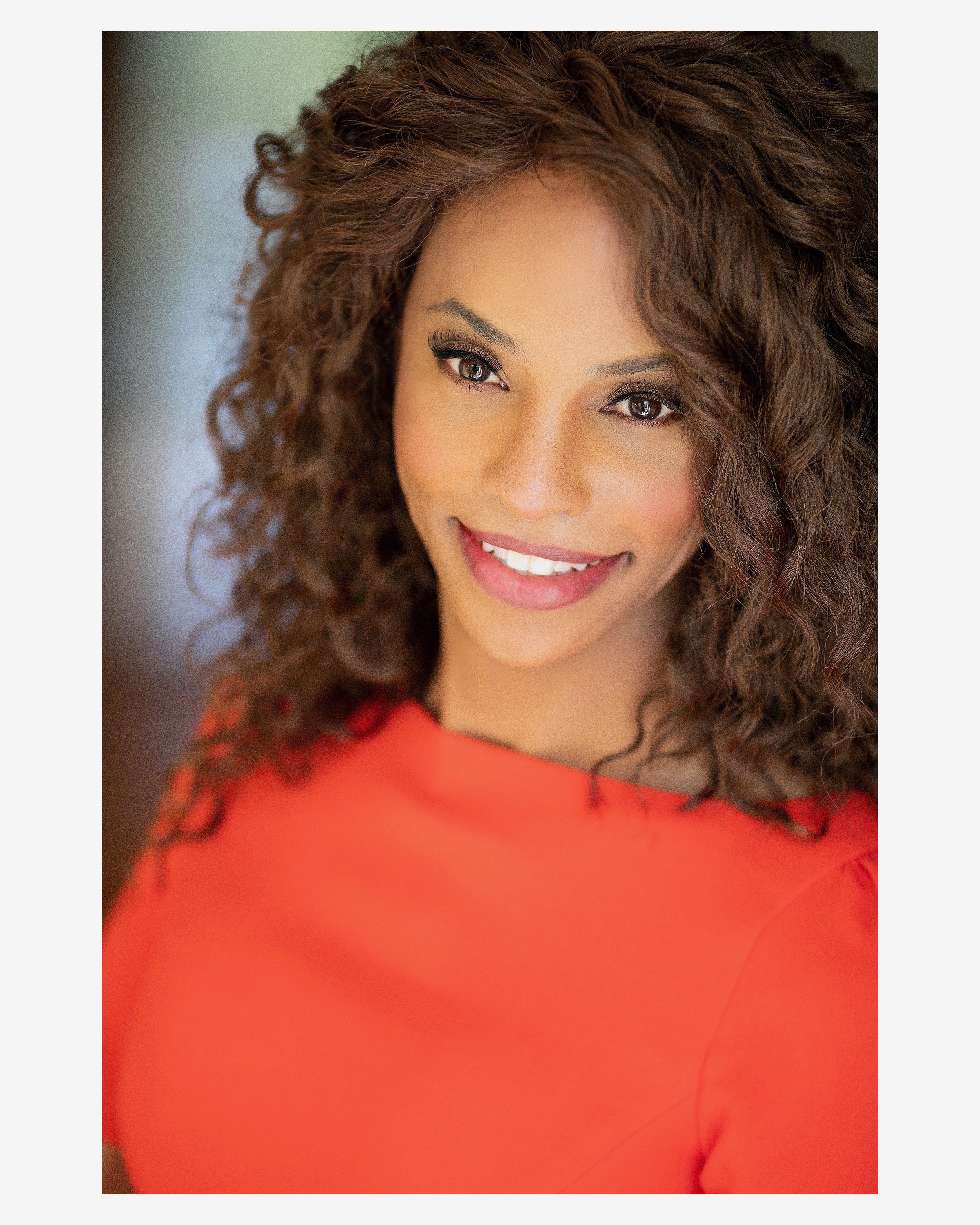 actor Sunna Bee large photo