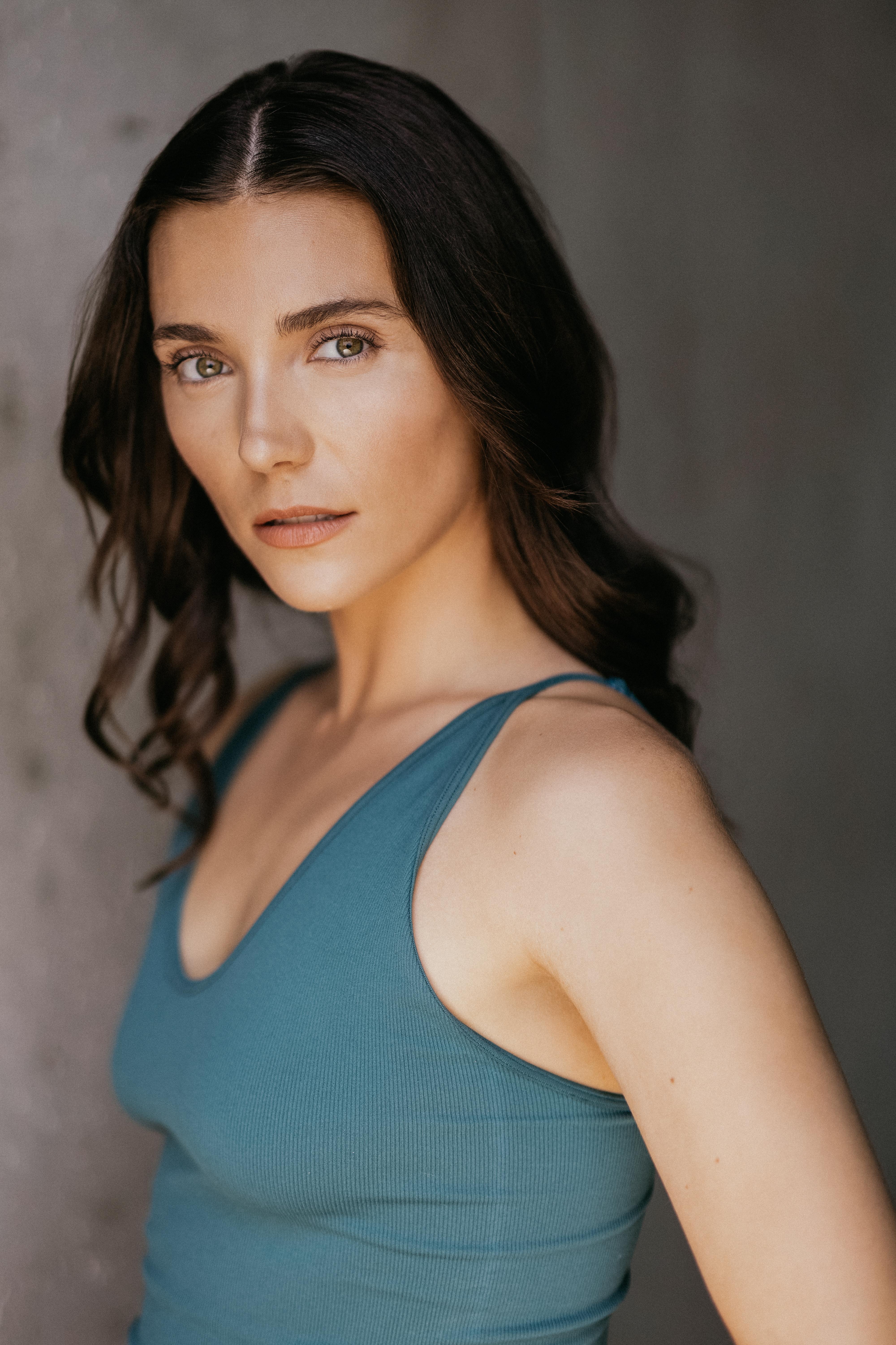 actor Anna Louise Sargeant large photo