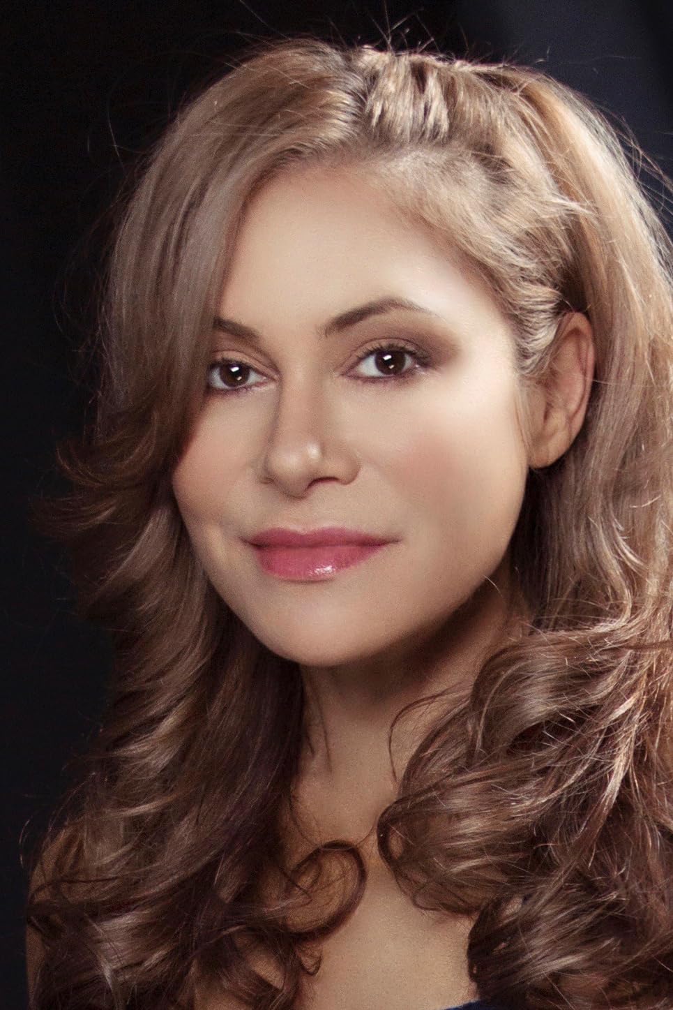 actor Elizabeth Wood large photo