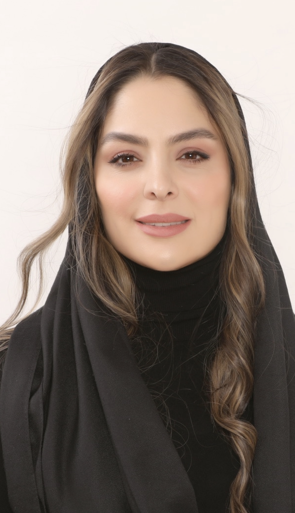 actor Maral Baniadam large photo