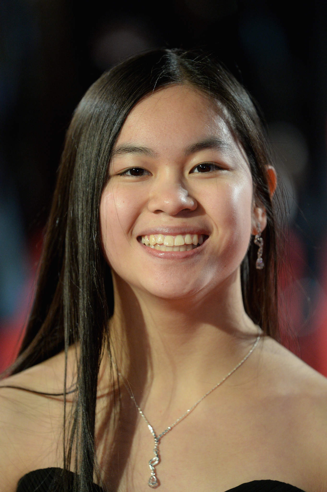 actor Lily Hevesh large photo