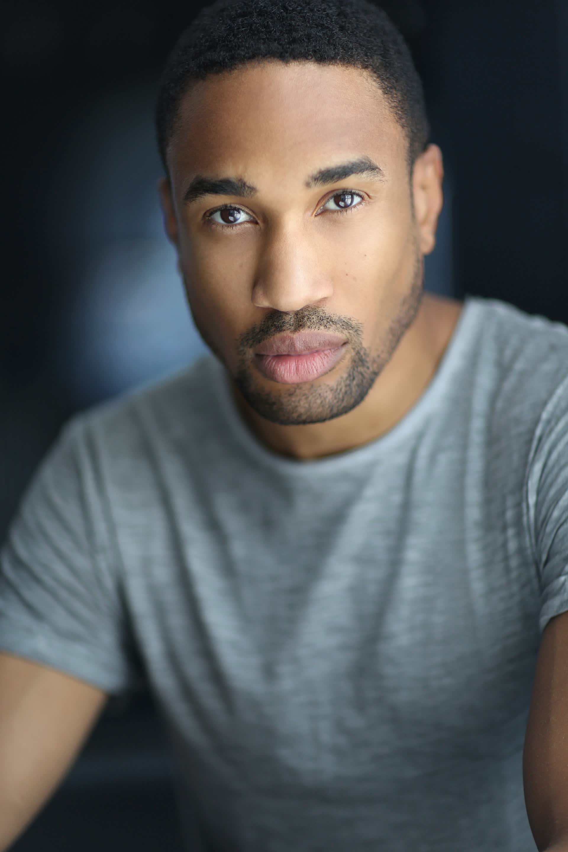 actor Warren Abbott large photo