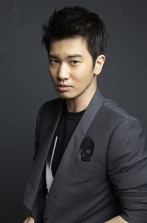 actor Shuangyu Du large photo