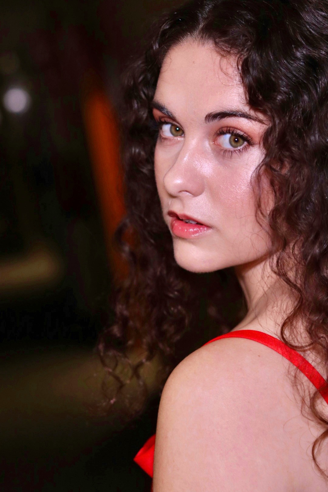 actor Aina Picarolo large photo