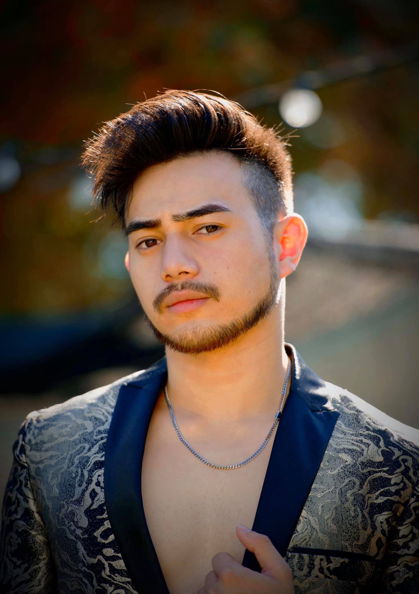 actor Lucho Beech large photo