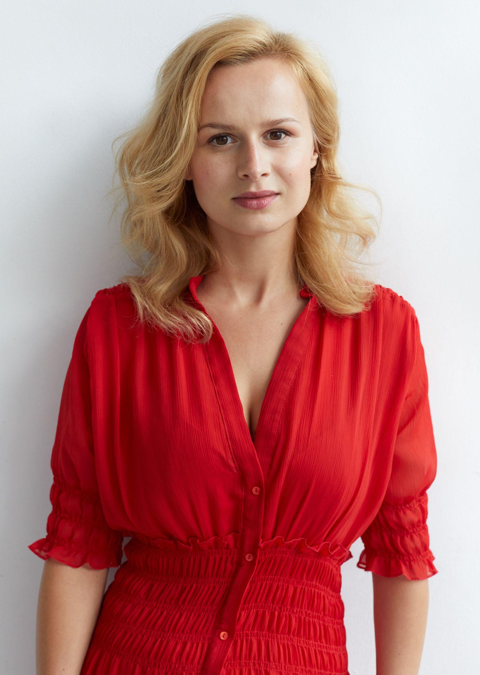 actor Barbara Wypych large photo