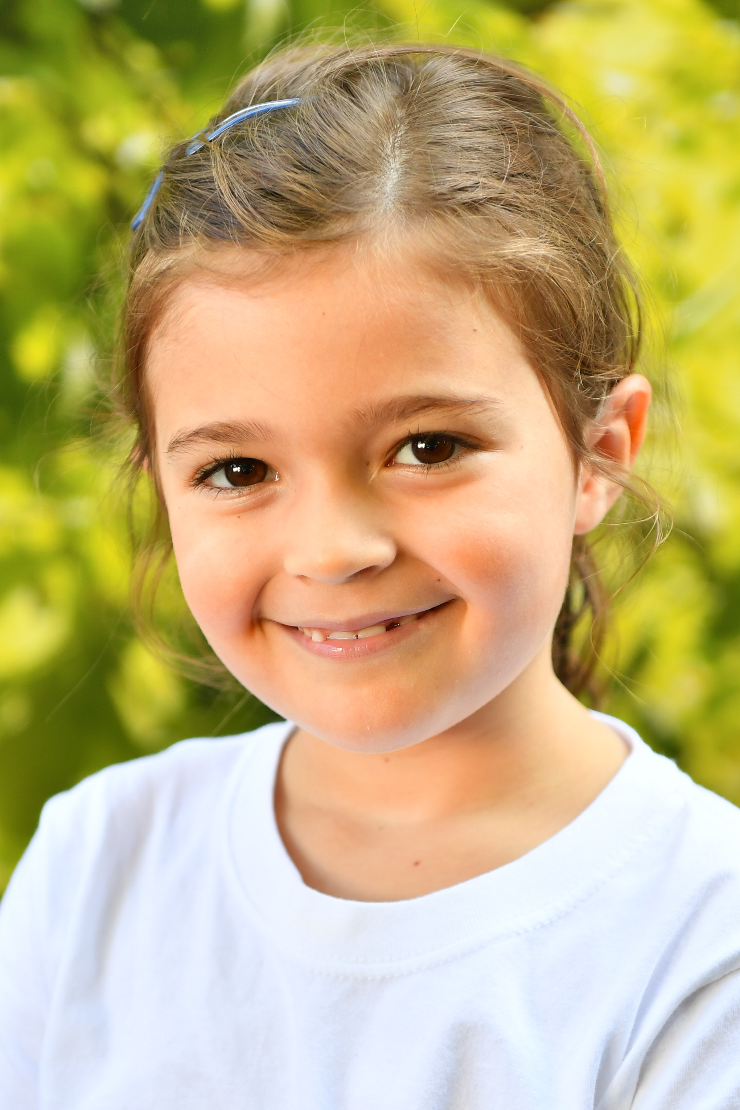 actor Olivia Brody large photo