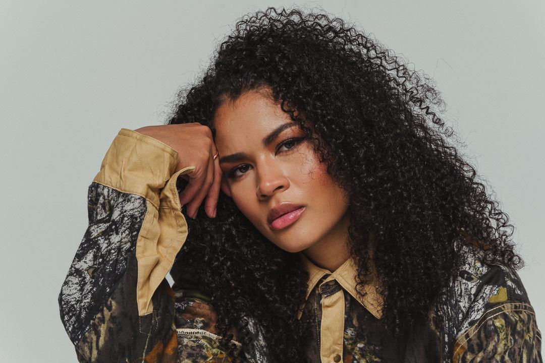 actor Siri Black Ndiaye large photo