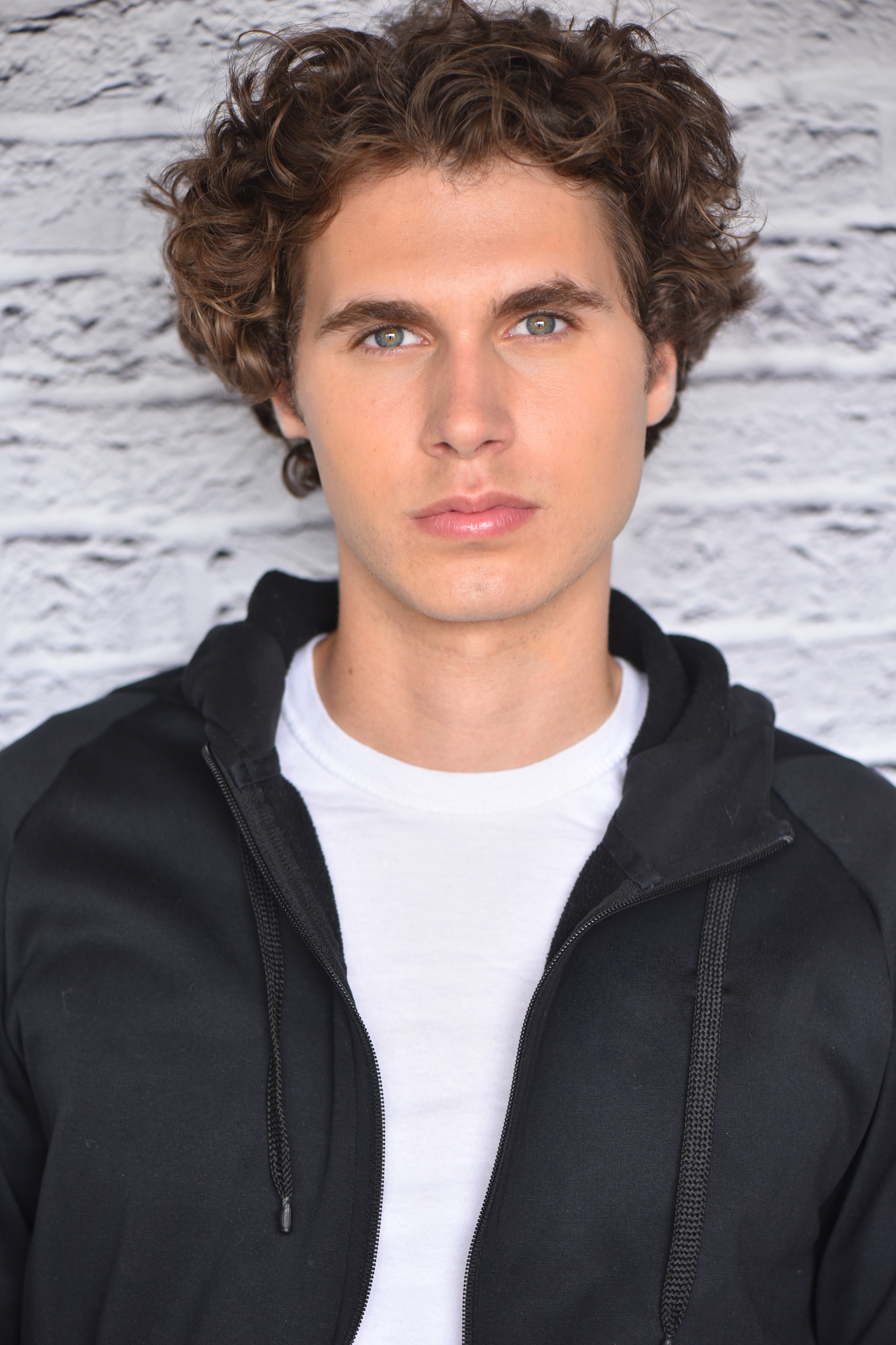 actor Jonas Gindin large photo