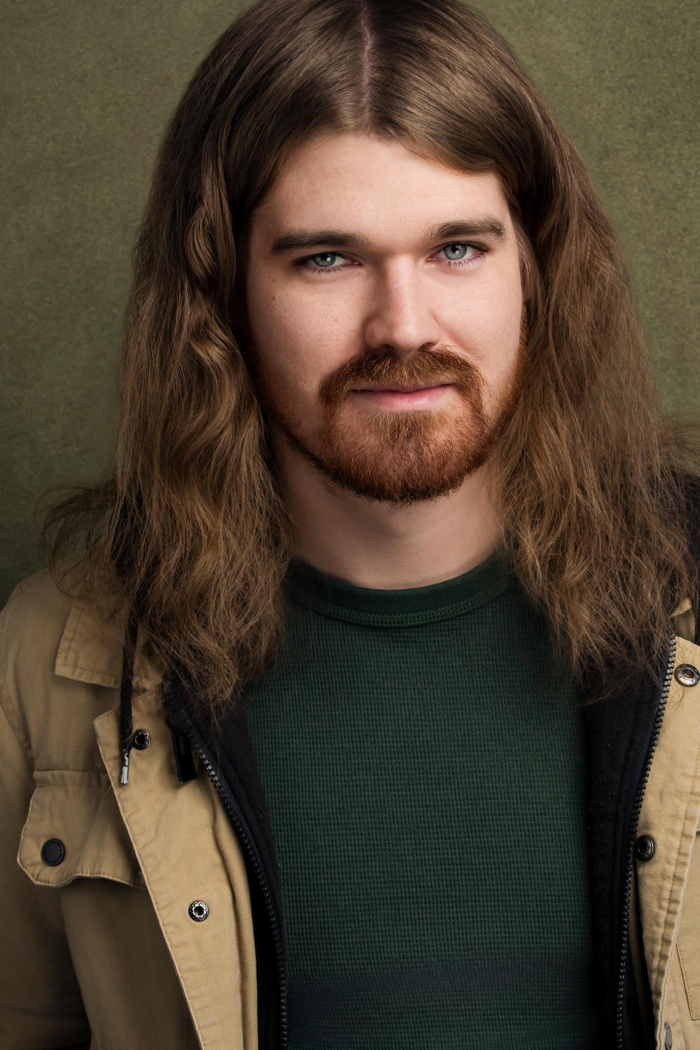 actor Bailey Lewis large photo