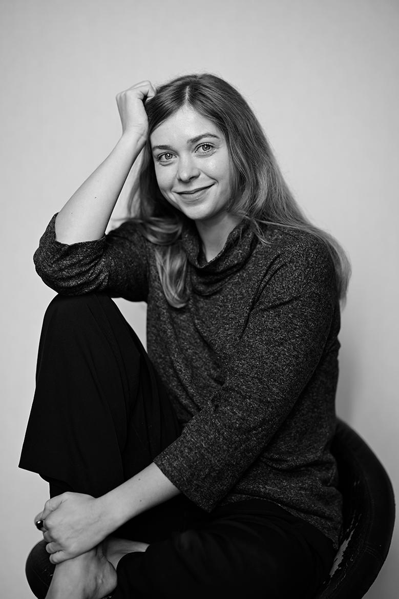 actor Liza Paturel large photo