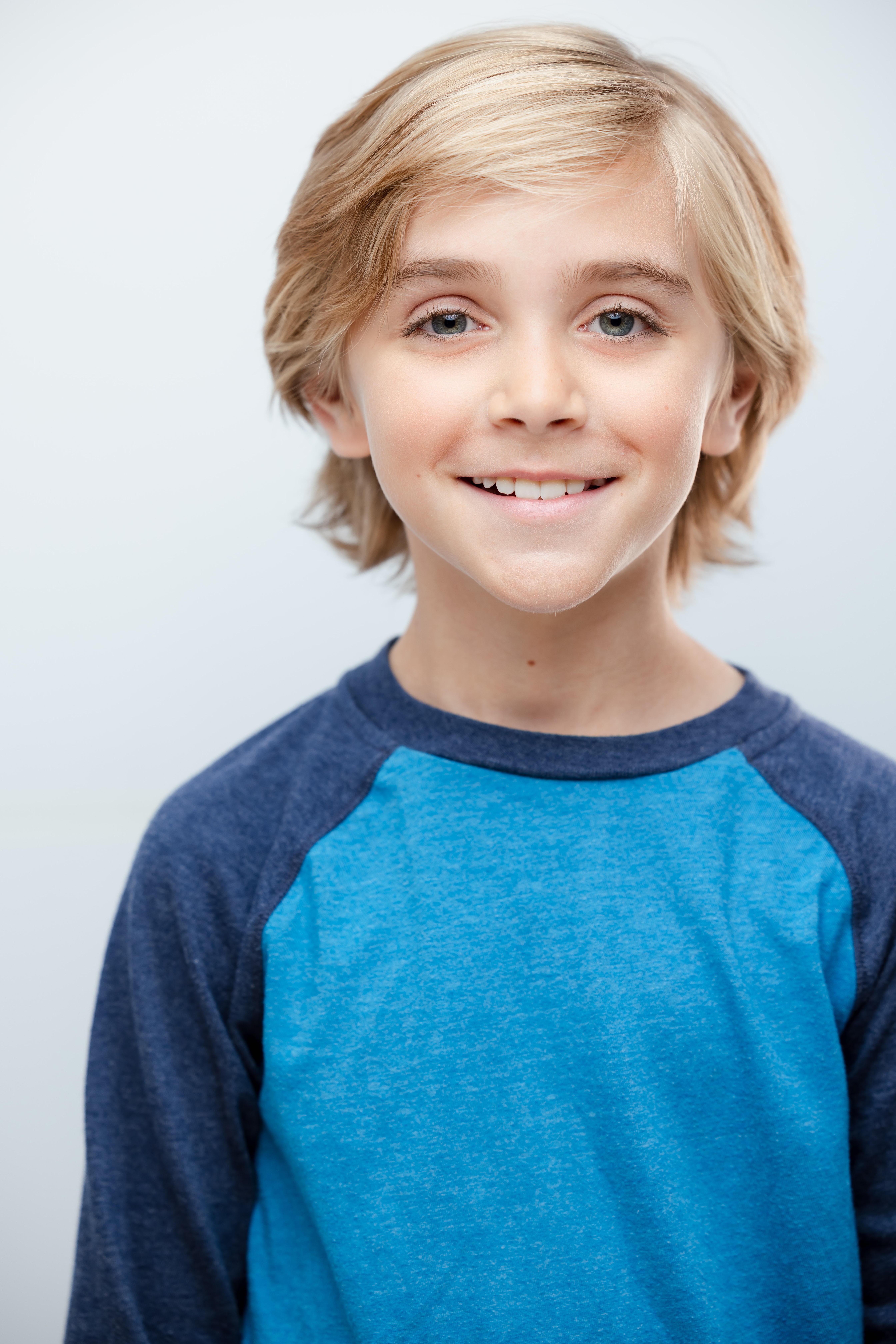 actor Ronan Starnes large photo