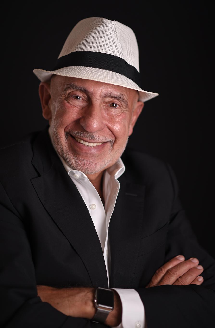 actor Mario Garcia large photo