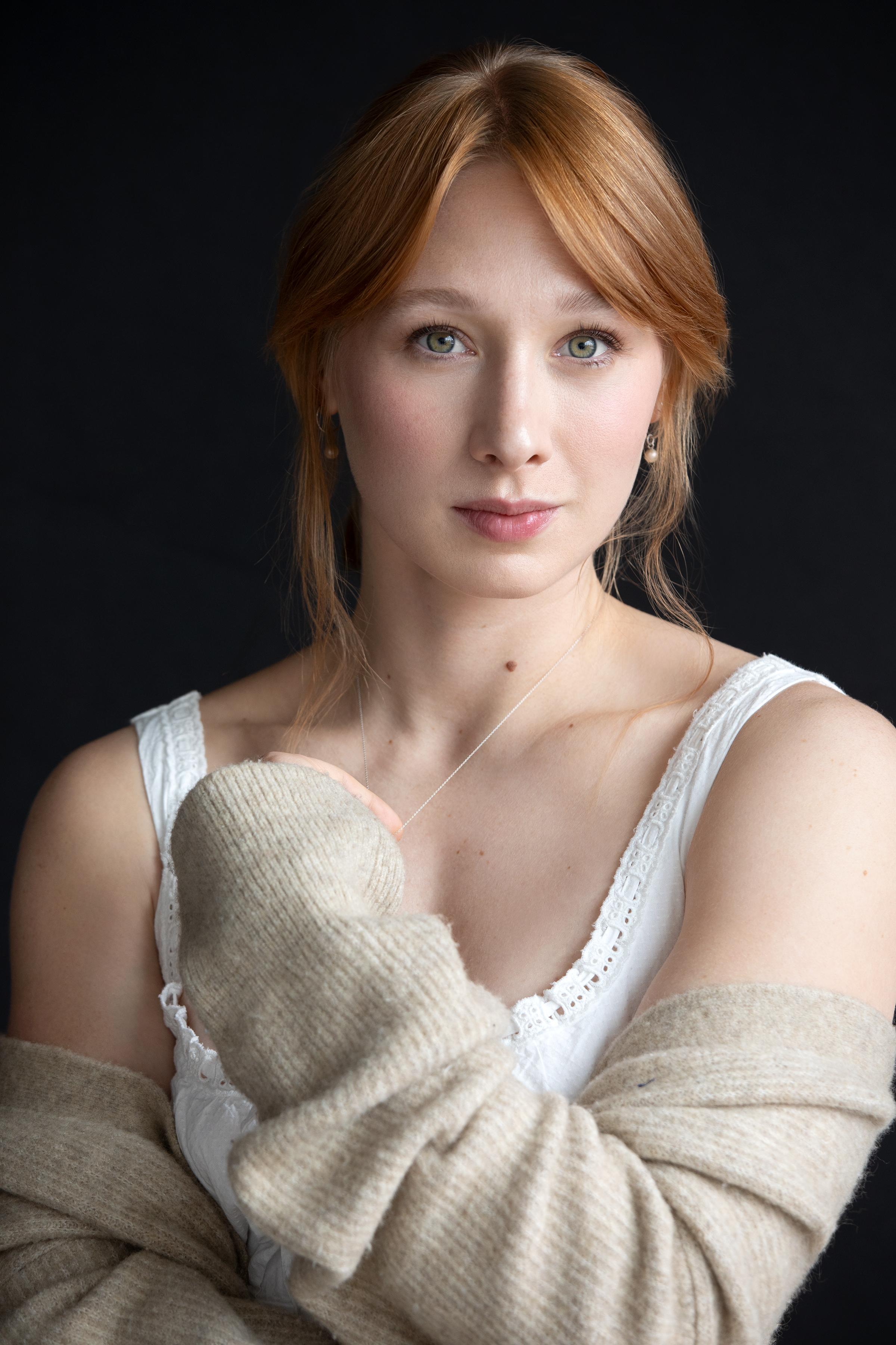 actor Evelyn Wiebe large photo