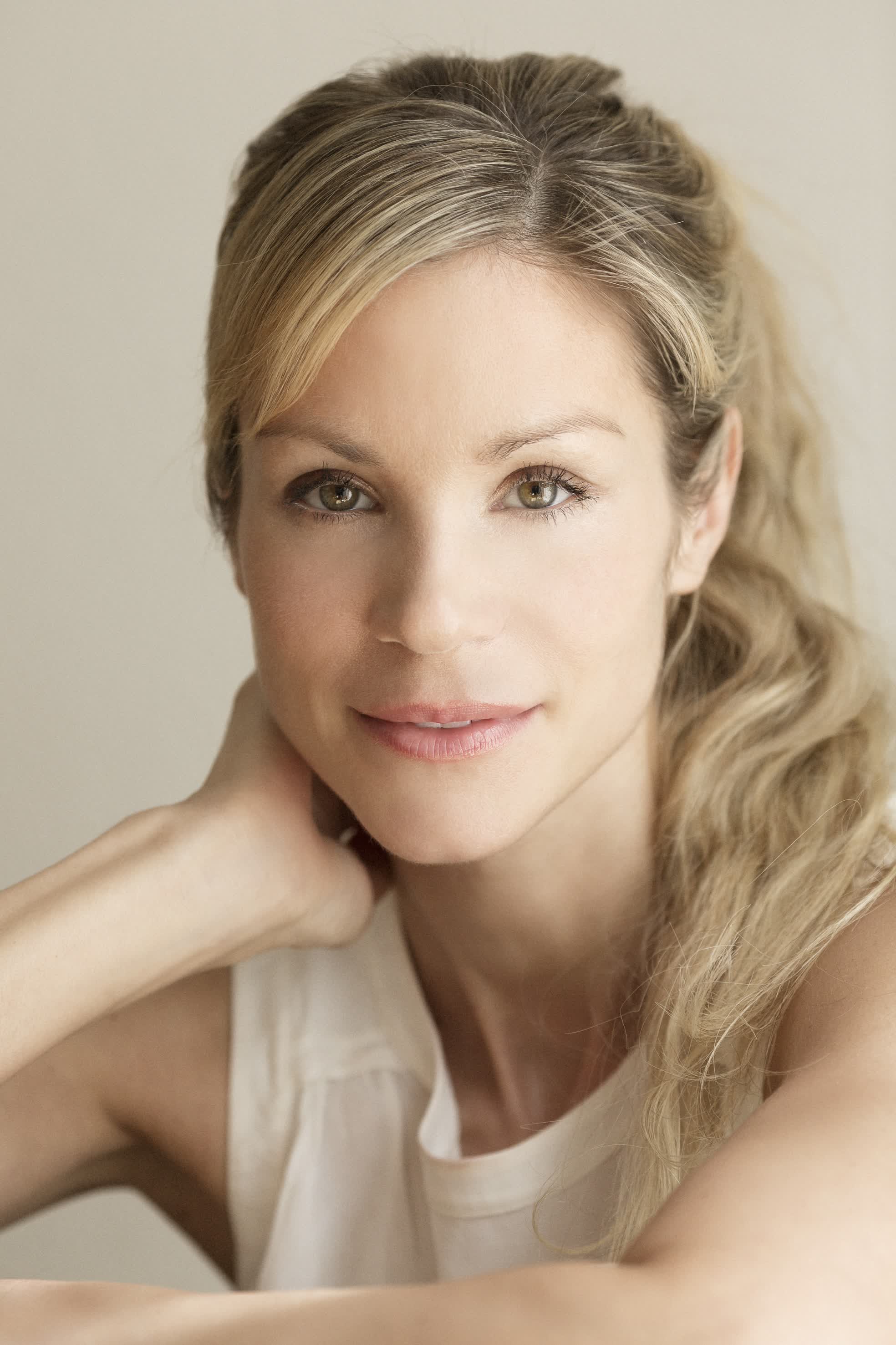 actor Nina-Friederike Gnädig large photo